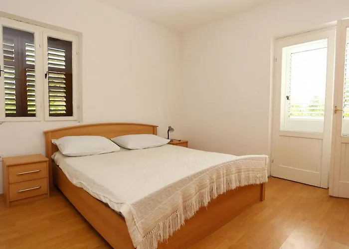 With Parking Space Trpanj, Peljesac - 10148